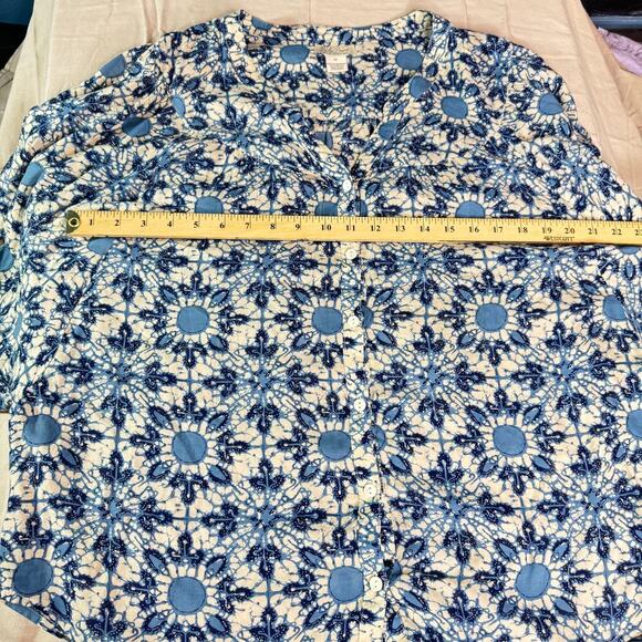 Lucky Brand Women's sz Medium Blue Cream Floral Dolman Sleeve Blouse Button Up - Picture 11 of 12